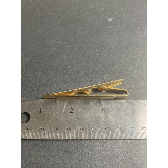 Vintage Gold Tone Tie Clip For Men Geometric Pattern Secure Grip - Picture 3 of 3